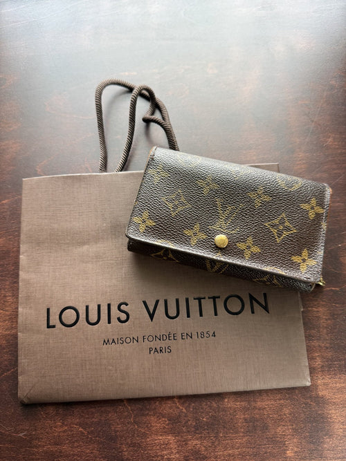 Louis Vuitton Vintage Monogram Wallet with Zip Coin Pocket