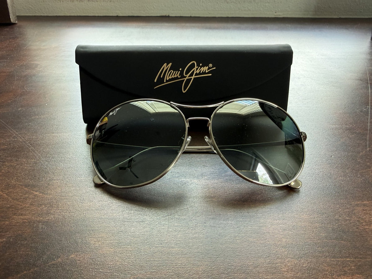 Maui Jim Aviator Sunglasses with Grey Lenses